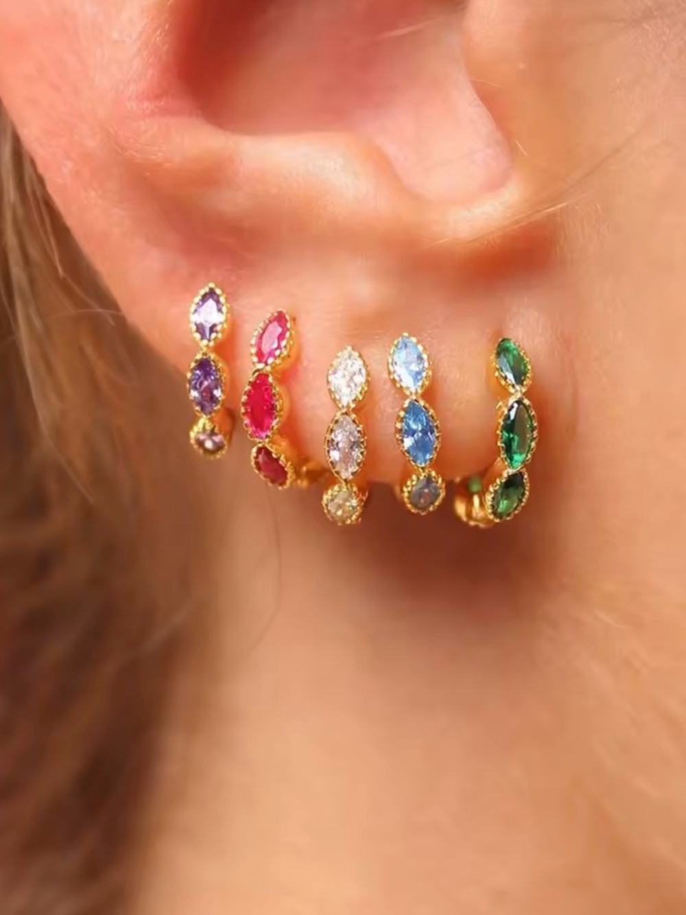 2pcs  Zircon Round Circle Piercing Earrings Huggies blue green